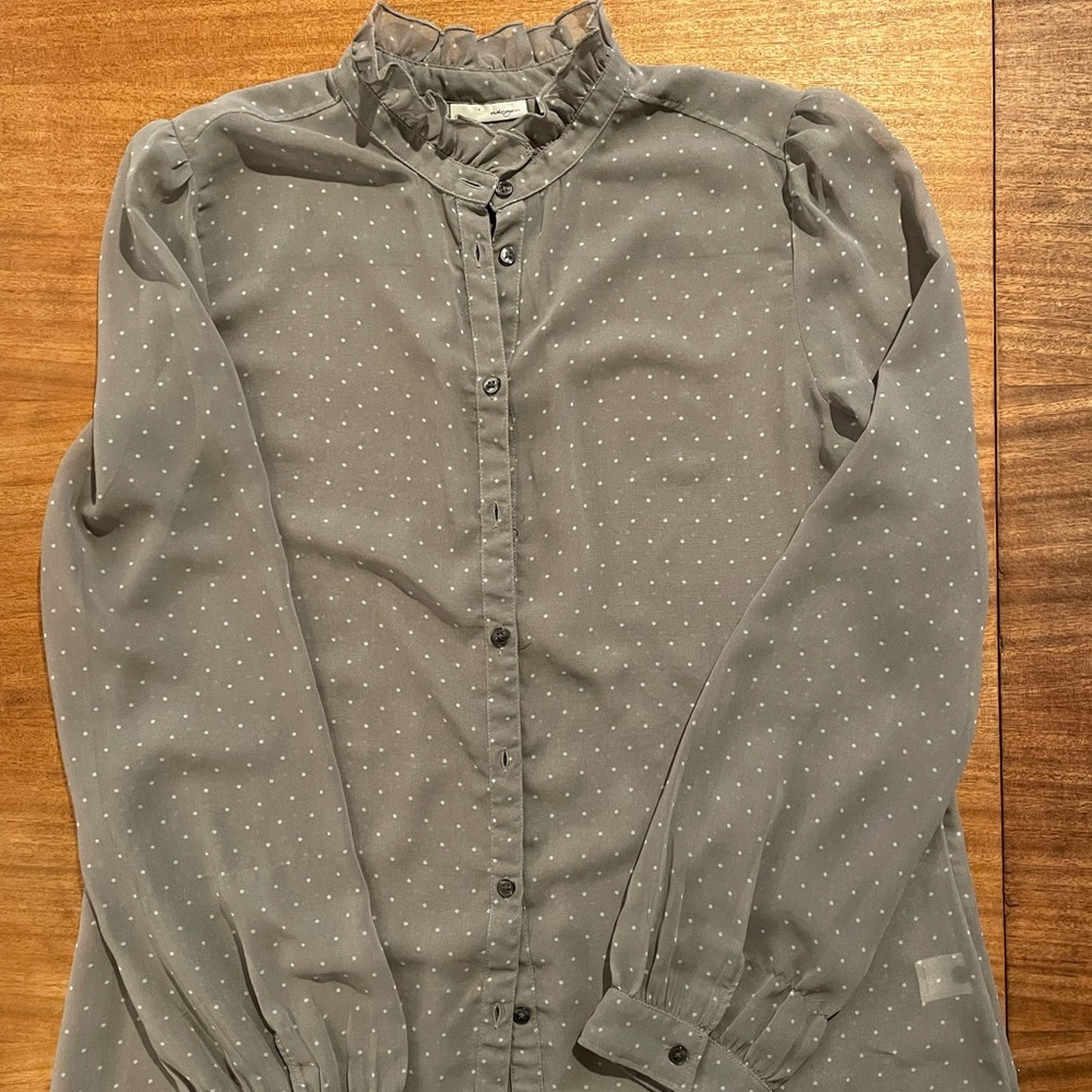 SUPER cute long sleeve sheer blouse!! Cute frilly collar and sleeves